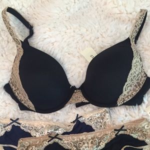 NWT Soma embraceable demi bra 32D